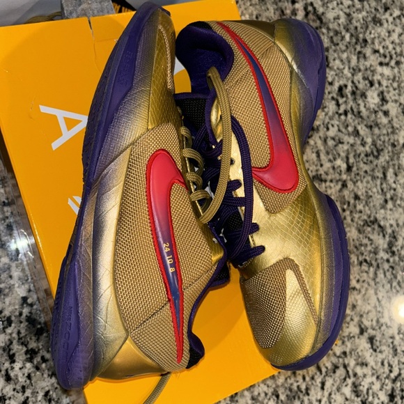 undefeated x nike zoom kobe 5 protro hall of fame